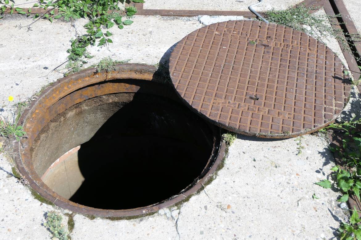 manhole open